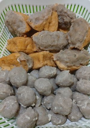 Pentol dan tahu pentol